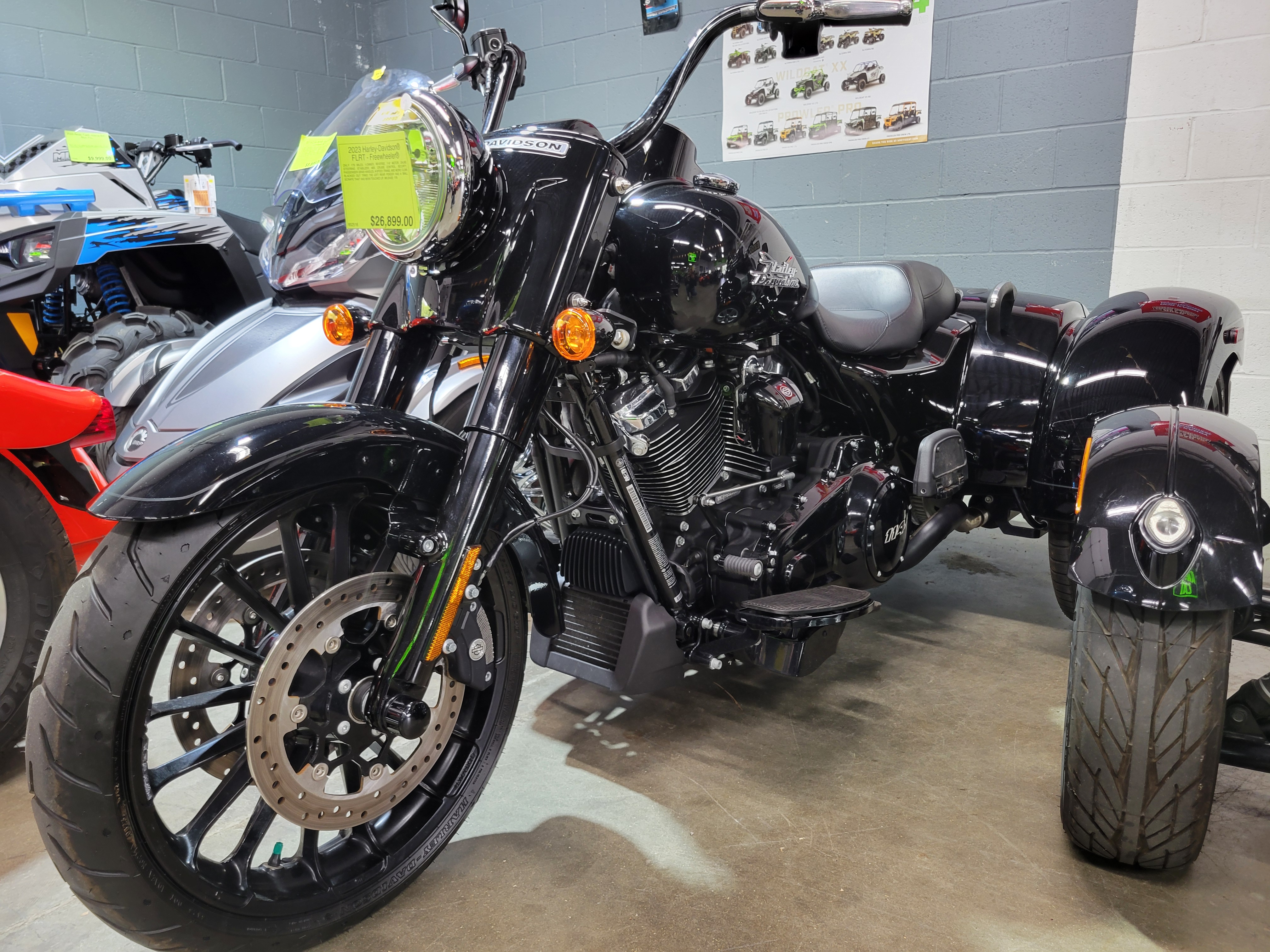 הארלי דייווידסון פרי-ווילר, תלת אופן (טרייק) שחור-כרום